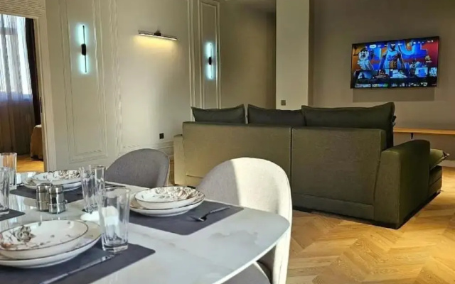 Luxury City Apart Hotel