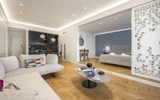 Chic central Athens apartment at Mavilli Sq.