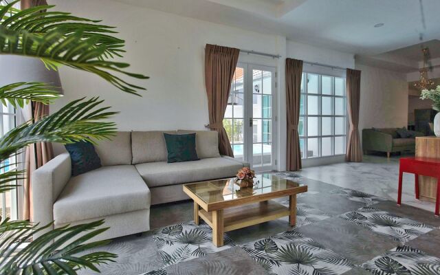 Pool Villa Pattaya - Walking Street C3