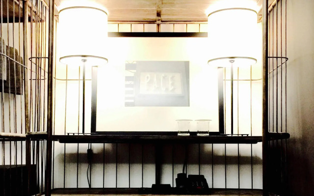 M Boutique Station 18