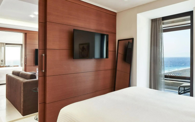 Bellevue On The Beach Suites