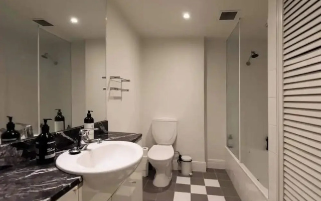Hotel 1-bed Apartment in Beautiful South Yarra