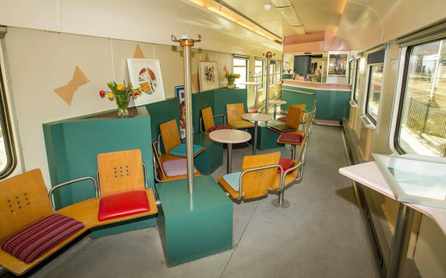 Train Lodge Amsterdam - Hostel