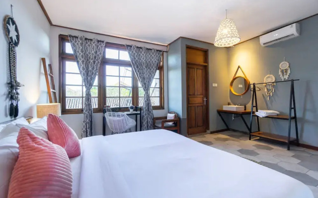 Interconnection Hostel