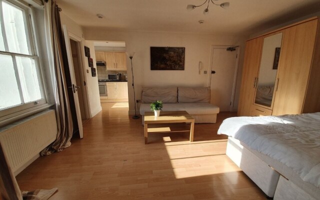 Billionaire Suites Kensington