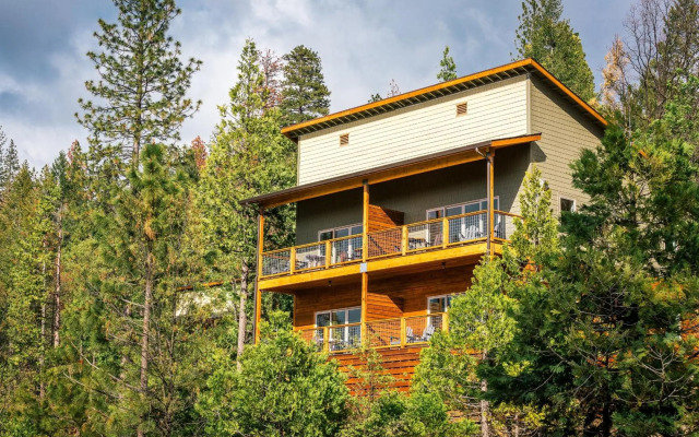 Rush Creek Lodge and Spa at Yosemite