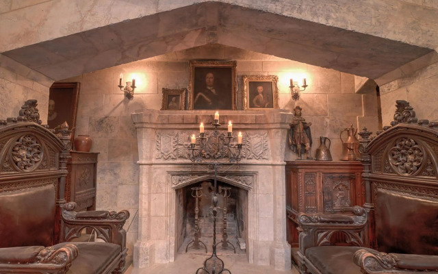 Stone Hall Castle