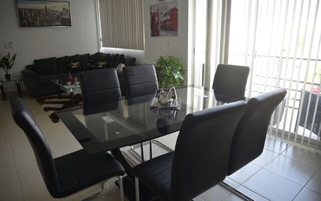 Playa Suites Apartment