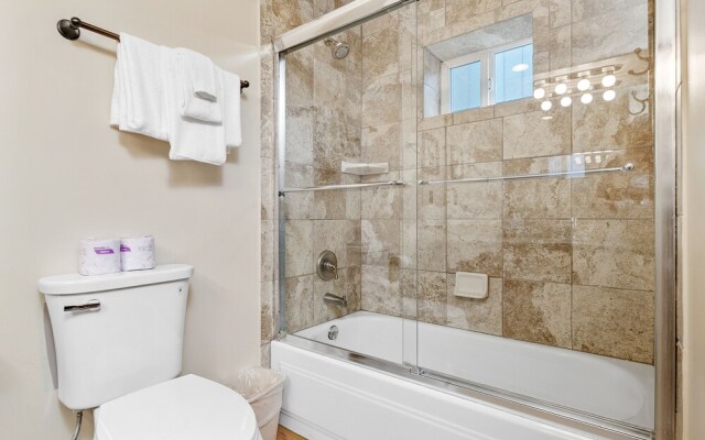 Mallard Landing Lakefront