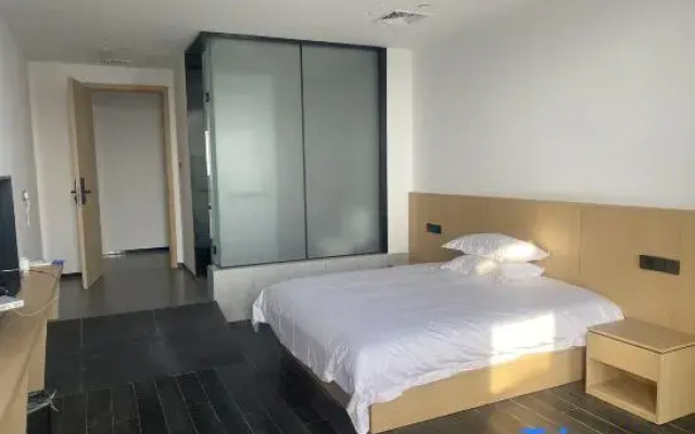 Xingji Scenic Homestay (Deqing West Station)