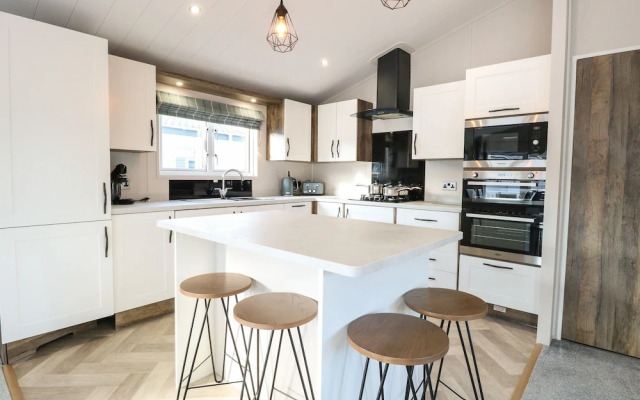 Broadland Sands Lodge