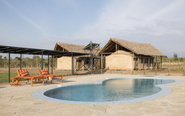Glamping Kenya Mt. Kenya Lodge