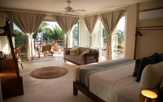 Noah Beach Hotel & Suites