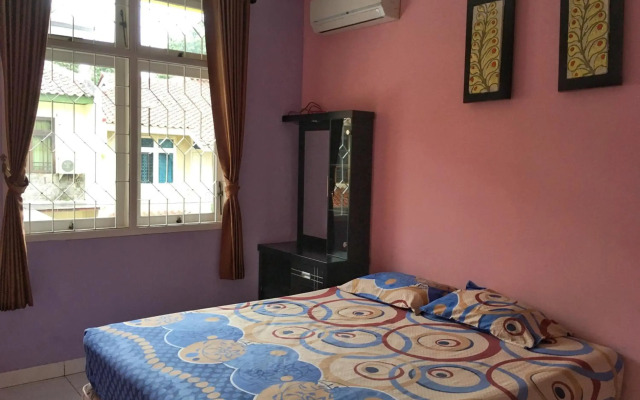 Cendana Mulia Hostel