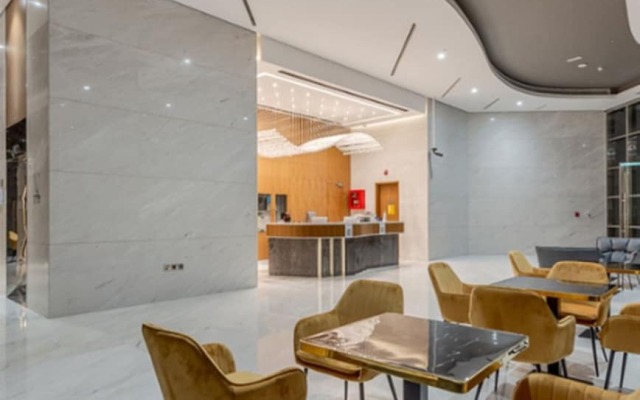 Business Bay 1BR Canal View Rooftop Pool - 360 vacation