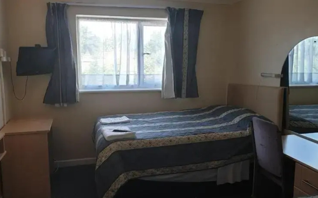 Elmhurst Hotel