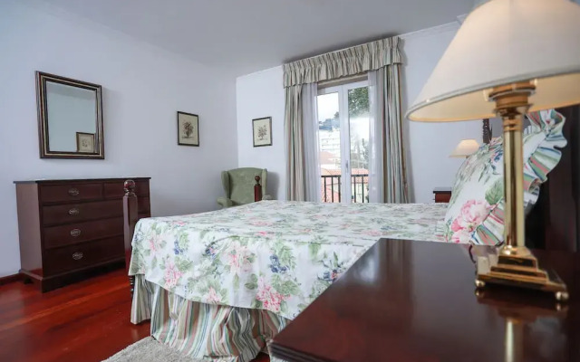 Pure Classic Apartment