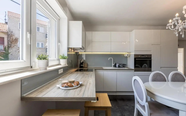Central Park Apartment with Terrace