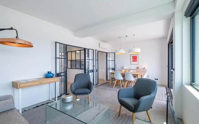 Nomad's 2bdr Riverside Lisbon