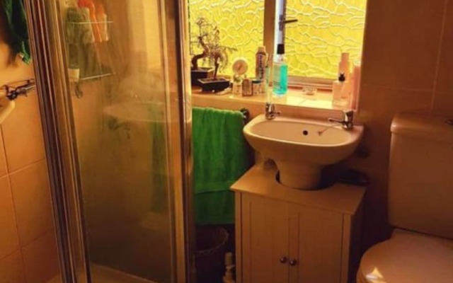 Cosy 2 Bedroom House in South Bristol