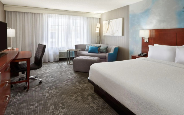 Courtyard by Marriott Downtown Ottawa
