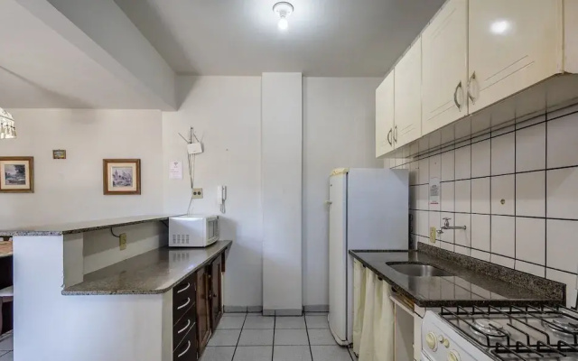 2BR apt 180m Beach BBQ & Garage Eru032