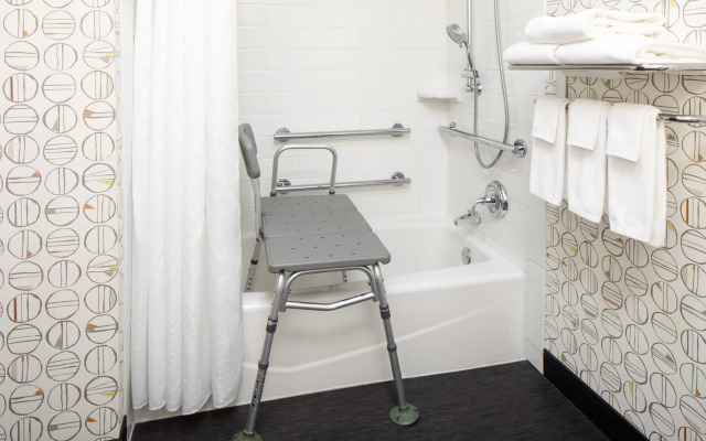 Holiday Inn Weirton - Steubenville Area by IHG