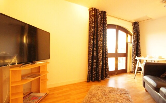 Marina Humber View Apartment