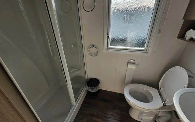 Angie 2 Bed Rhyl Robinhood