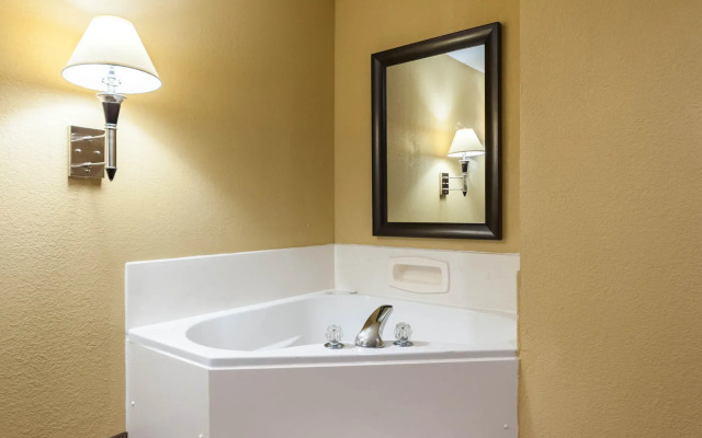 Quality Inn & Suites Lafayette