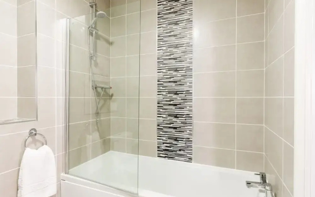 Birmingham City Centre Spacious Apartment