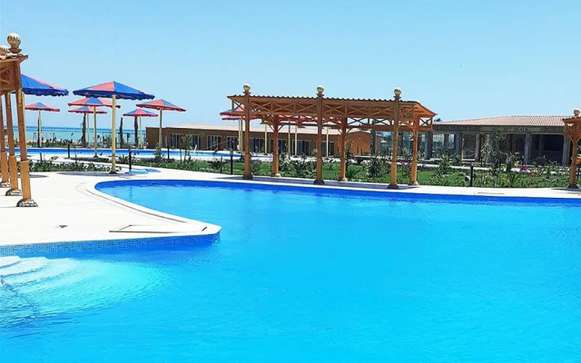 Hawaii Paradise Aqua Park Resort