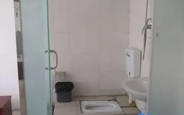 Zhongguo Maidi Express Hotel