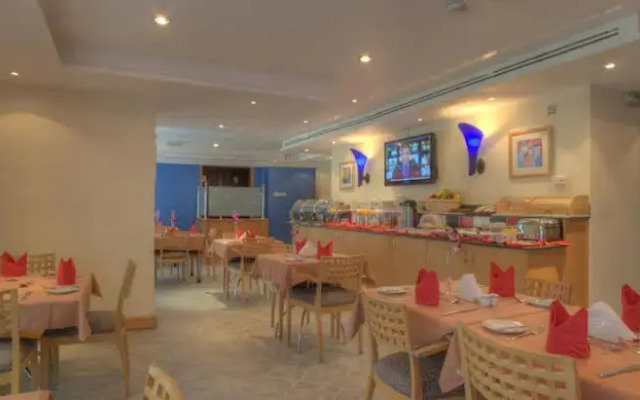 Al Diar Palm Suites Hotel