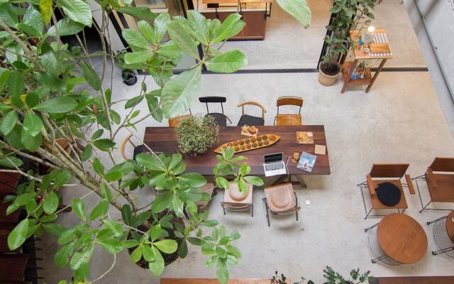 TAN Hostel x Cafe - Adults Only