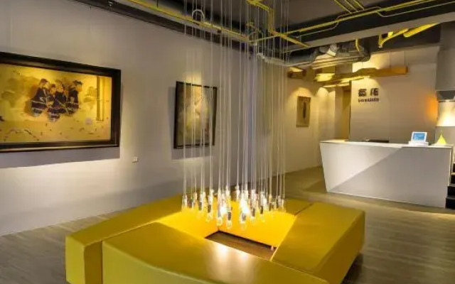 Artzone Hostel