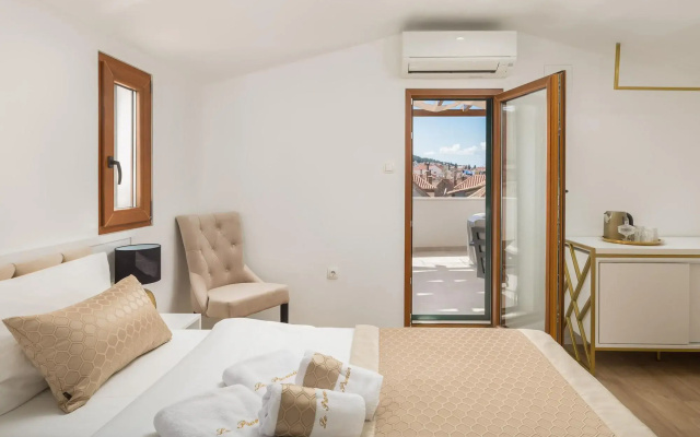 Le Premier Luxury Rooms