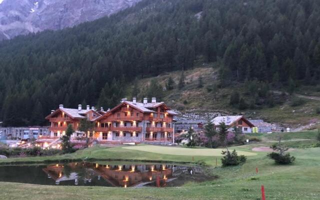3 Chalets Aparthotel