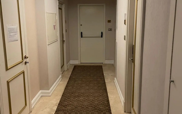 Grand Naki Hotel