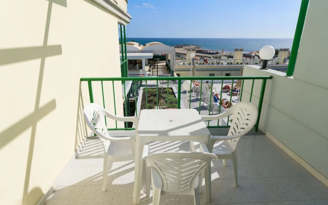 Salt Apartments Green Ocean