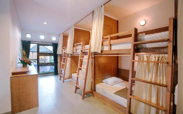 Lokal Bali Hostel