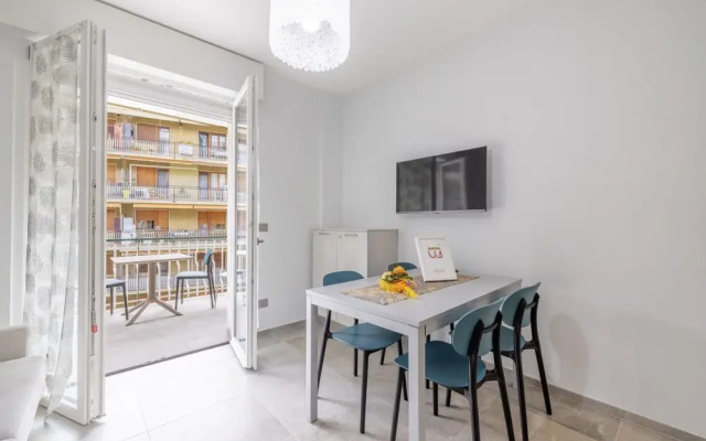 5 Minutes Walk by Wonderful Italy