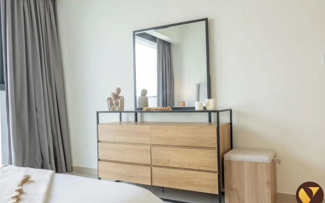 Luxury 2BR in ACT 1 Near Dubai Mall