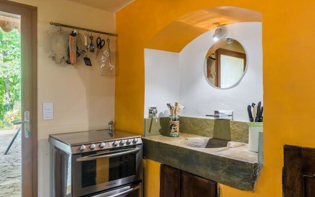 Traditional Holiday Home with Swimming Pool in Fayence