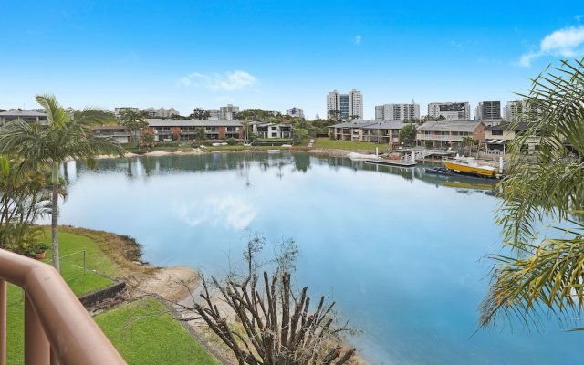 Canal7-On The Mooloolaba Canal