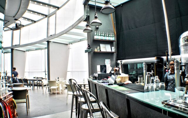 NaiBnB @ Regalia Residence