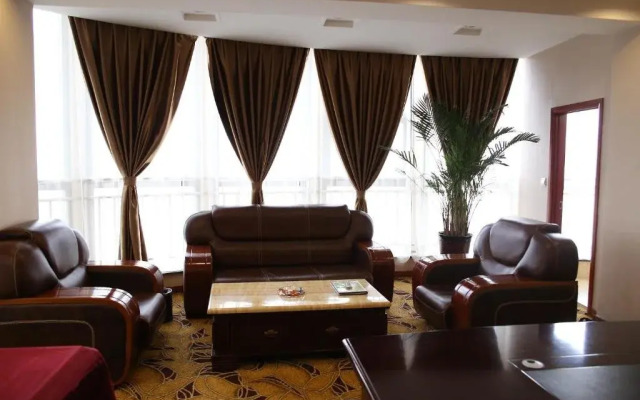 Longhua Business Hotel