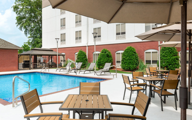 Holiday Inn Exp Stes Univ