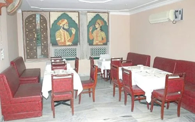 Hotel Satya