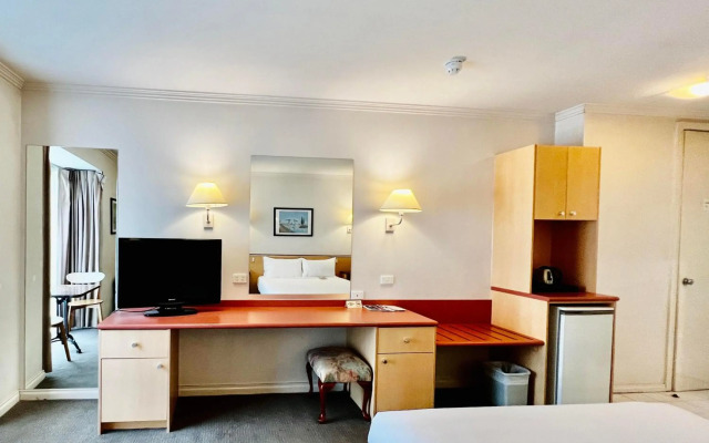 The Waverley International Hotel